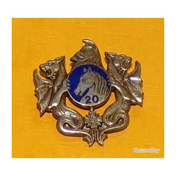 20 Rgiment de Dragons, mail, dos guilloch irrgulier , dragons tenant un rond bleu  une tte de