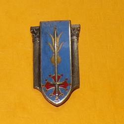 Ecole Militaire d'Infanterie, MONTPELLIER, émail, dos guilloché, fixation 2 anneaux   , FABRICANT DR