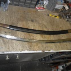 sabre avec fourreau en cuir  d'origine indien dans son jus