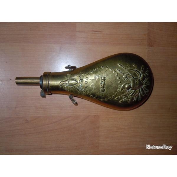 Poire a poudre ou poudrire US en laiton long 23.5 cm pour fusil
