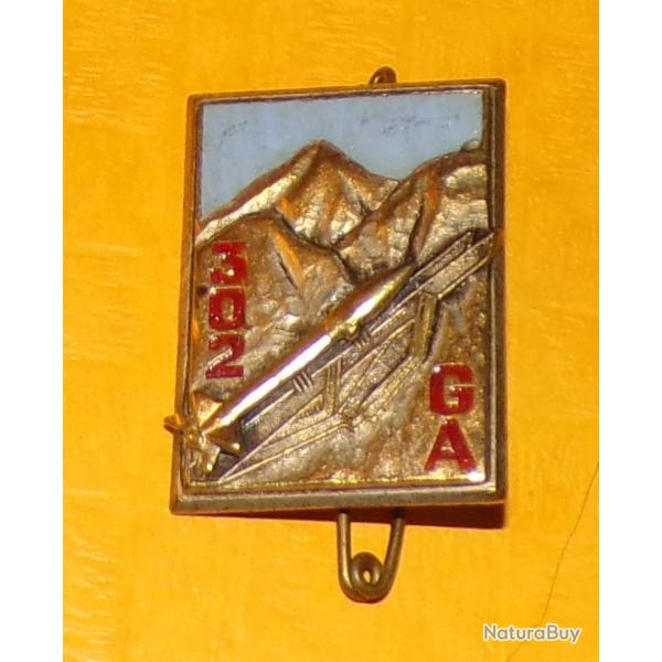 302 Groupe d'Artillerie, mail, dos lisse, 2 anneaux , rectangle ciel bleu monts et roquette argent