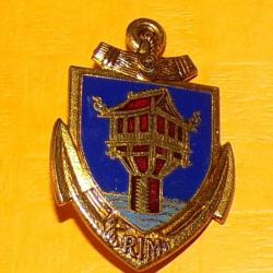 9° Régiment d'Infanterie de Marine, émail, guilloché, 2 boléros gravés , écu bleu à une pagode, le t