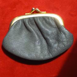 ancien porte monnaie en cuir et laiton  années 60-70