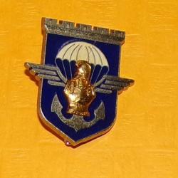 17° Rgt de Génie Parachutiste, dos lisse argenté, FABRICANT DELSART SENS  ,  HOMOLOGATION 369 , BON