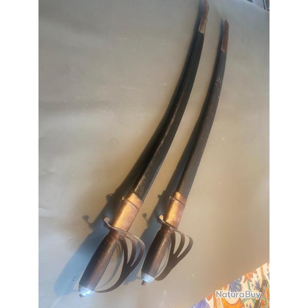 une paire de sabre dcoratif originaire d'inde