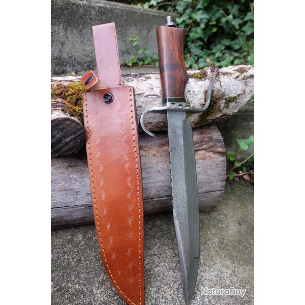 Couteau de Chasse Damas Garde & Lame 256 Couches Trailing Point Manche Bois Fab Artisanale Etui Cuir