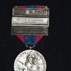 MEDAILLE DEFENSE NATIONALE-AGRAFES MISSIONS ASSISTANCE EXTERIEURE-ARME BLINDEE-FFA-CLASSE ARGENT