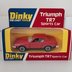 Dinky Toys Triumph TR7 Sports Car référence 211 avec boite
