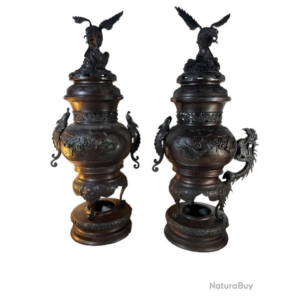 Paire de brle parfum japonais anciens