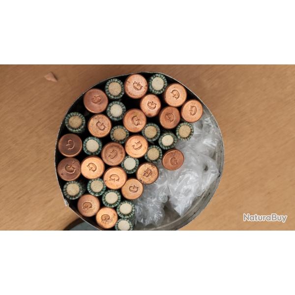 Boite de 35 cartouches 9 mm Flobert ancienne de collection .