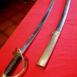 grand sabre avec fourreau