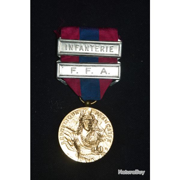 MEDAILLE DEFENSE NATIONALE-AGRAFES INFANTERIE-FFA (FORCES FRANCAISES EN ALLEMAGNE)-CLASSE BRONZE