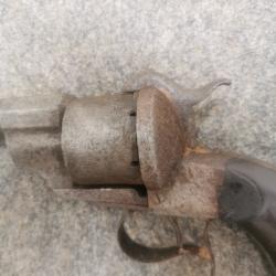 Revolver 12 mm à broche système LEFAUCHEUX.