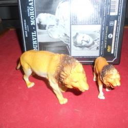 lions miniatures en pvc différentes tailles lot de2