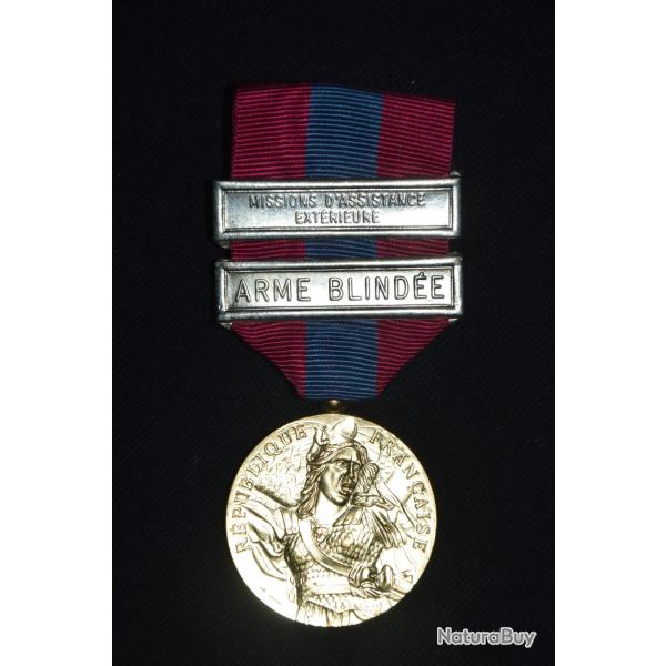 MEDAILLE DEFENSE NATIONALE-AGRAFES MISSION D'ASSISTANCE EXTERIEURE-ARME BLINDEE-BRONZE