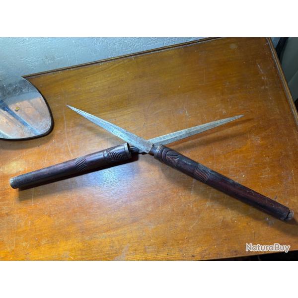 Dague ancienne  double lame dissimule Madagascar