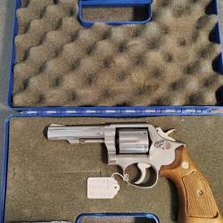 Revolver Smith & Wesson 64