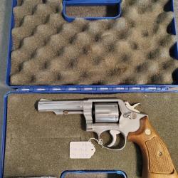 Revolver Smith & Wesson 64