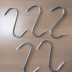 *** DÉSTOCKAGE - Lot de 5 crochets de boucher en inox 14,5 cm ***