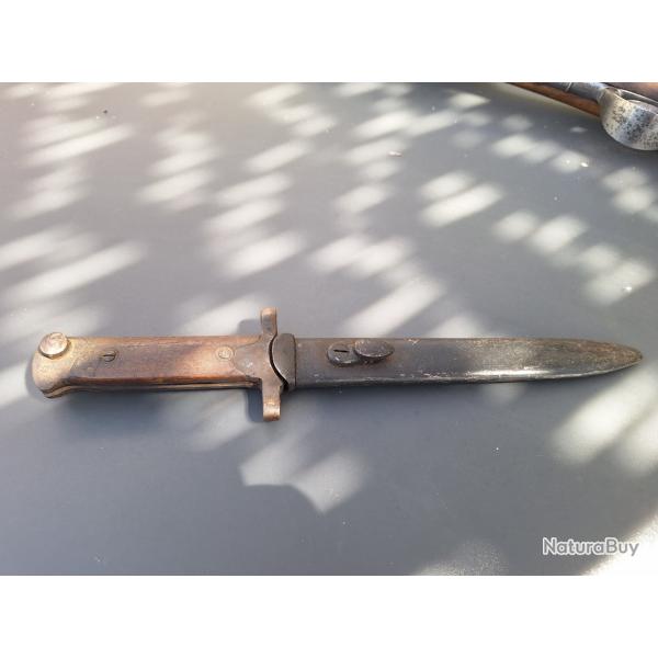 Baonnette de carabine CARCANO M38 version avec lame pliable rendue fixe rglementairement