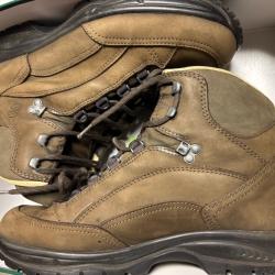 Chaussures randonnée; chasse; trekking Hanwag Alta 43 qui chaussent 44