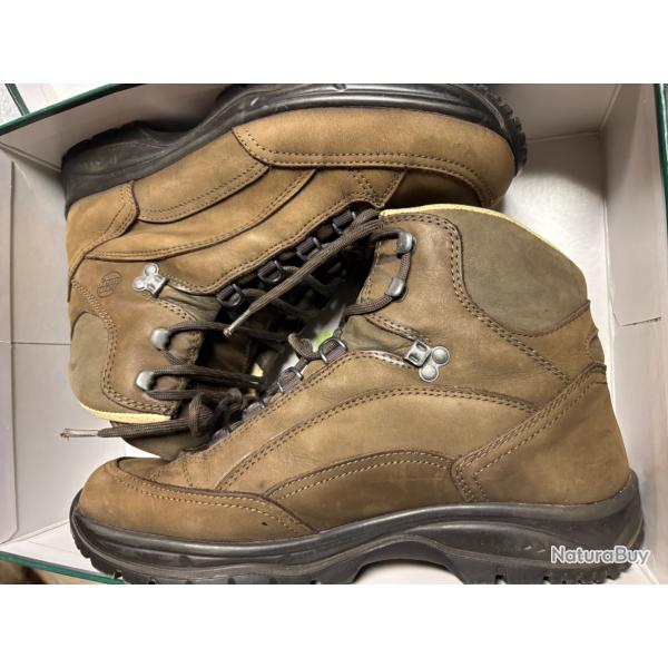 Chaussures randonne; chasse; trekking Hanwag Alta 43 qui chaussent 44