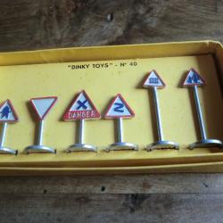 ancien coffret panneaux signalisation   / mécano "" av henri - barbusse bobigny seine ""   N.40