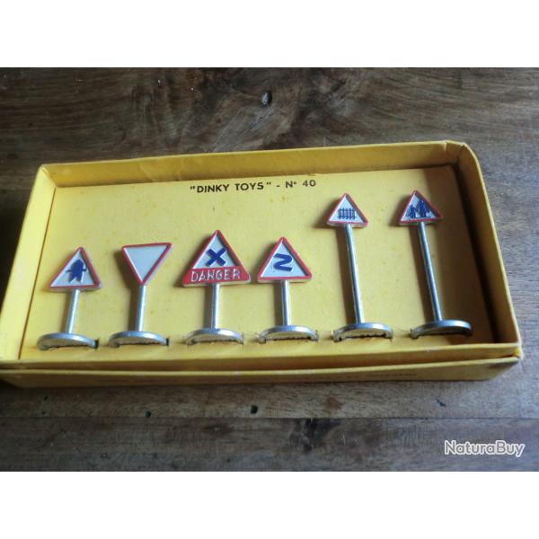 ancien coffret panneaux signalisation   / mcano "" av henri - barbusse bobigny seine ""   N.40