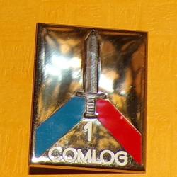 1° Commandement Logistique Opérationnel , rectangle doré chargé d'une épée et 2 bandes rouge et bleu