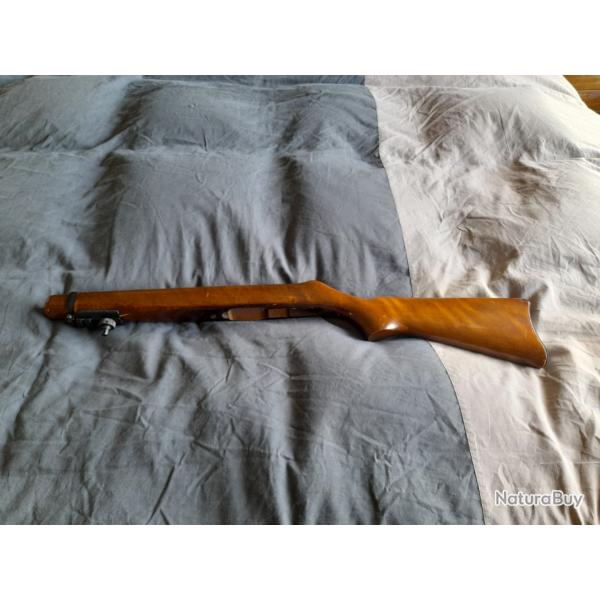 Crosse pour carabine ruger 10/22 d origine avec rail picatiny pour bi-pied.