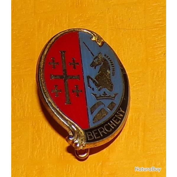 1 R.H.P, BERCHENY, croix et croisettes argentes, pingle sertie , cu ovode armes de Bercheny cro