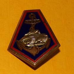 Régiment Colonial de Chasseurs de Chars, fixation épingle(ANC) pentagone bleu liseré de rouge, à une