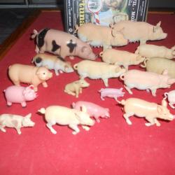 cochons miniatures en pvc différentes tailles lot de 17