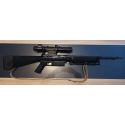 Squires Bingham M16 22lr, équipée lunette et laser