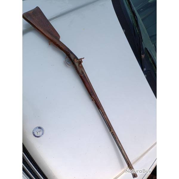 Fusil ancien joliment dcor