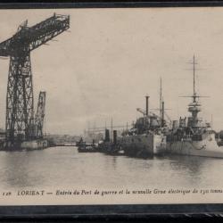 CPA - Marine Militaire - LORIENT - Entrée du Port de Guerre et la nouvelle Grue électrique N°3796