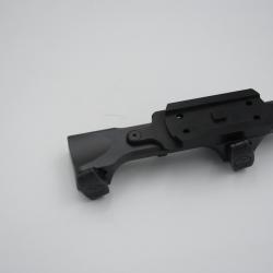 Montage amovible avec embase permettant de mettre en place un Aimpoint Micro ou similaire