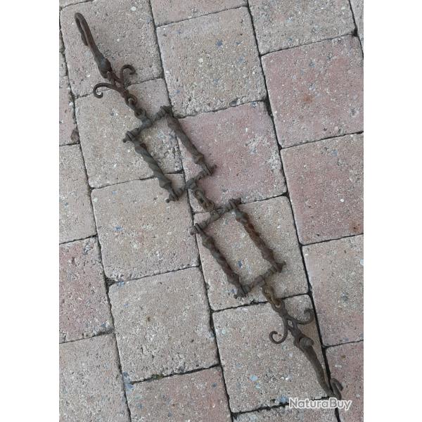 Blire, chane de suspension, fer forg XIXeme, 46 cm. Fonction  dterminer.