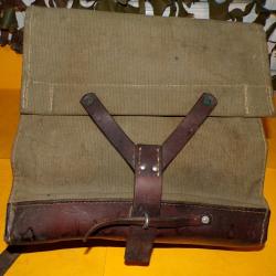 ARMEE SUISSE : MUSETTE EN TISSU AVEC SANGLES ET POIGNEE EN CUIR , 1941 PERIODE WWII   , A NOTER UNE