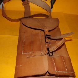 ETUI POCHETTE EN CUIR POUR L.F DE L'ARMEE FRANCAISE , AVEC POCHETTES INDIVIDUELLES , PERIODE GUERRE