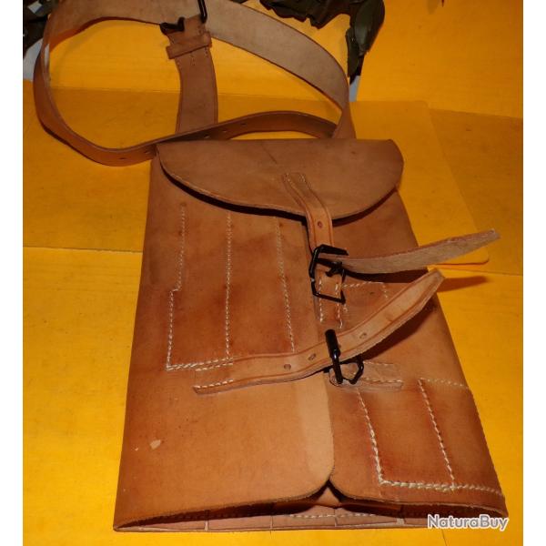 ETUI POCHETTE EN CUIR POUR L.F DE L'ARMEE FRANCAISE , AVEC POCHETTES INDIVIDUELLES , PERIODE GUERRE