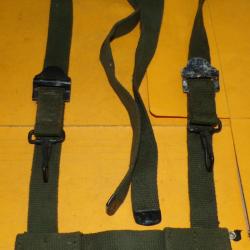 ARMEE AMERICAINE U.S : SANGLE POUR MUSETTE  DE L'ARMEE AMERICAINE AVEC UN TAMPON BIEN VISIBLE ,