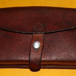 ARMEE SUISSE :ETUI EN CUIR POUR CARTOUCHIERE DE L'ARMEE SUISSE , DATE 1965  FABRICANT DANS LE TAMPON