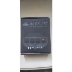 Poing américain shocker taser Piranha Knuckler 2
