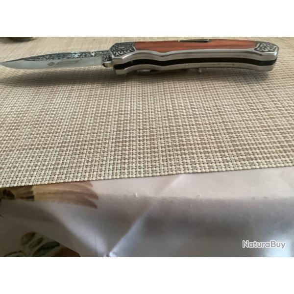 Magnifique couteau pliant tout cisel