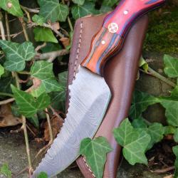Couteau Skinner Damas Lame Upswept Acier 256 Couches Manche Arlequin Etui Cuir Fabric Artisanale