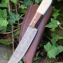 Couteau Bowie Damas Lame Trailing Point Acier 256 Couches Manche Os & Bois Etui Cuir Fab Artisanat A