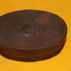 BOITE A GRAISSE POUR LEBEL WWI GUERRE 1914-1918 , DIMENSION 8,5 CM X 5,5 CM , HAUTEUR 32 MM ,POIDS 5