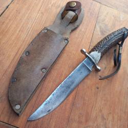 Grand et Ancien Couteau de Chasse Manche en Bois de Cerf avec Étui en cuir