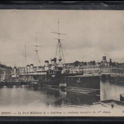 CPA - Marine Militaire - BREST- Le Port Militaire le guichen ,croiseur corsaire de 1er classe N°3818